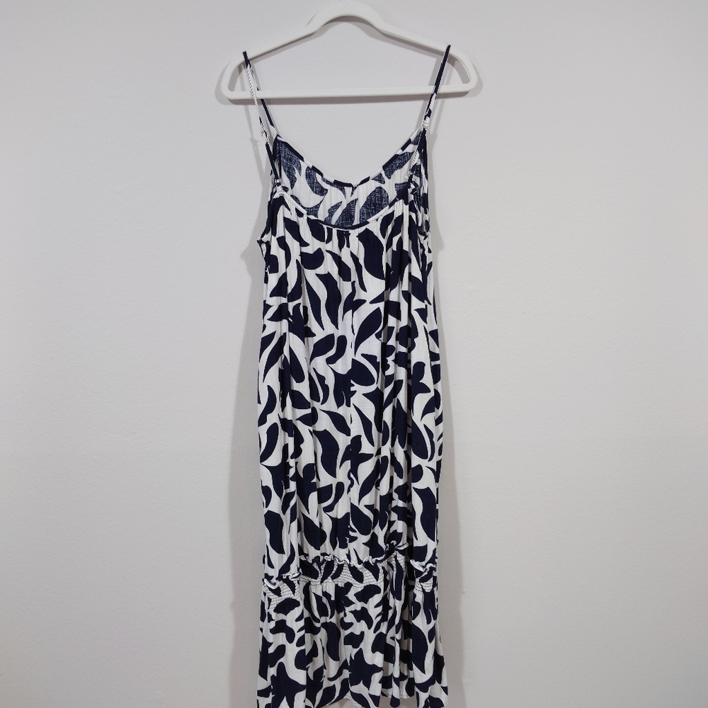 MSK Linen Blend Midi Dress Size XL Navy White Floral Sleeveless Pockets Resort - Picture 4 of 6